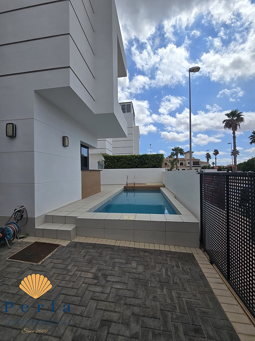 Fallegt einbýlishús með 3 svefnherbergjum, tilbúið til afhendingar!