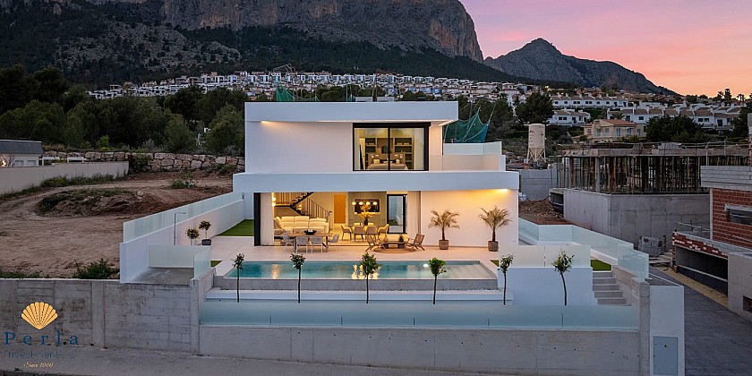 Hágæða einbýlishús í Polop, draumaeign!