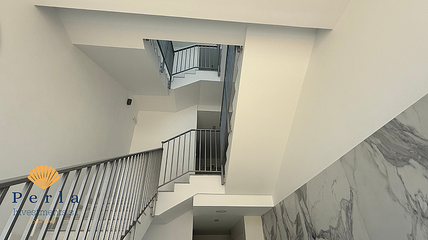 Fantastic penthouse in a popular residential area!